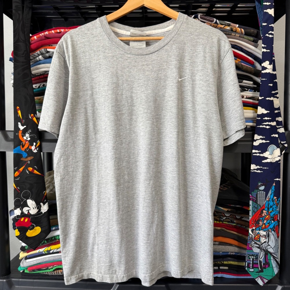 Y2K Heather Gray Nike Embroidered Mini Swoosh T-Shirt Large Light Marks